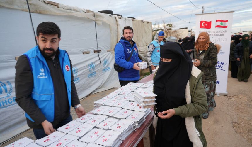 Hayırseverlerin Desteğiyle Hem Orta Doğu’da Hem Avrupa’da İftarlar Veriliyor
