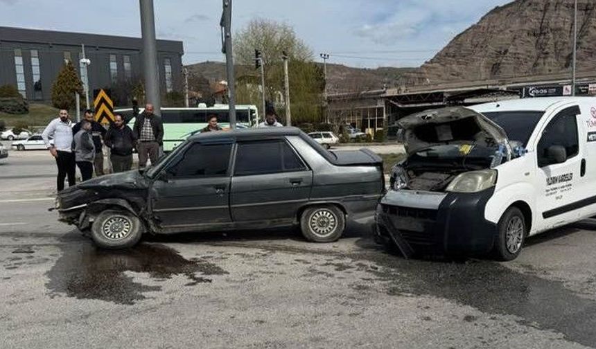 Şehir Girişindeki Kaza Ucuz Atlatıldı