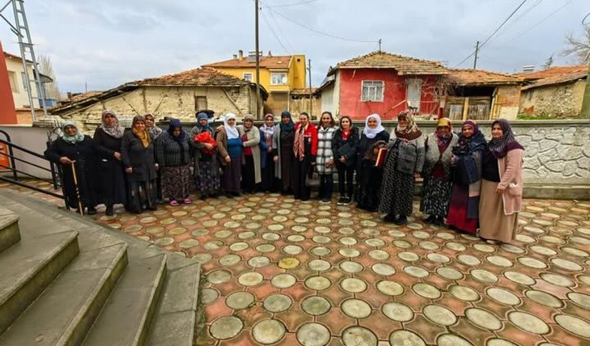 Kadın Çiftçiler Güncel Verilerle Donatılıyor