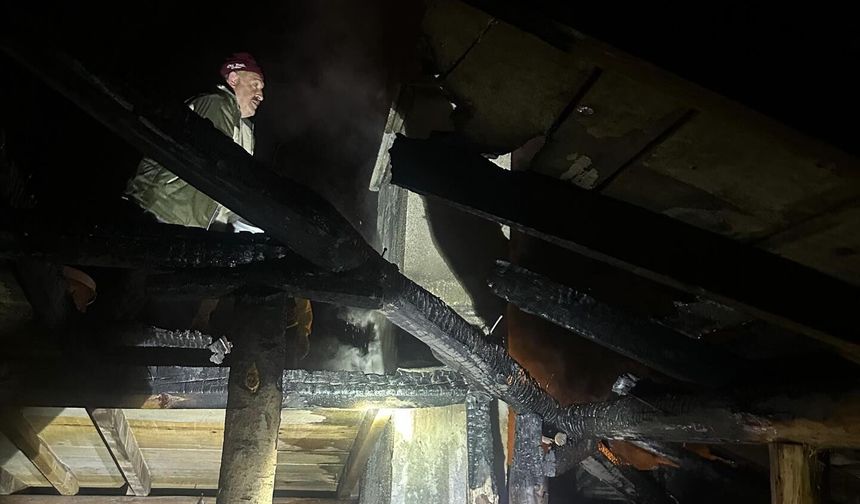 Bir Anda Alev Aldı! Köy Halkı Seferber Oldu