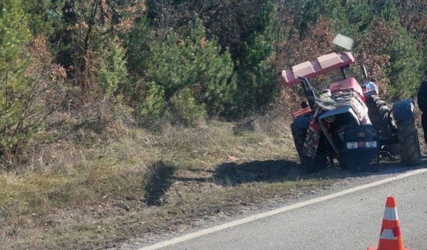 Traktör Şarampole Devrildi: Sürücü Yaralandı