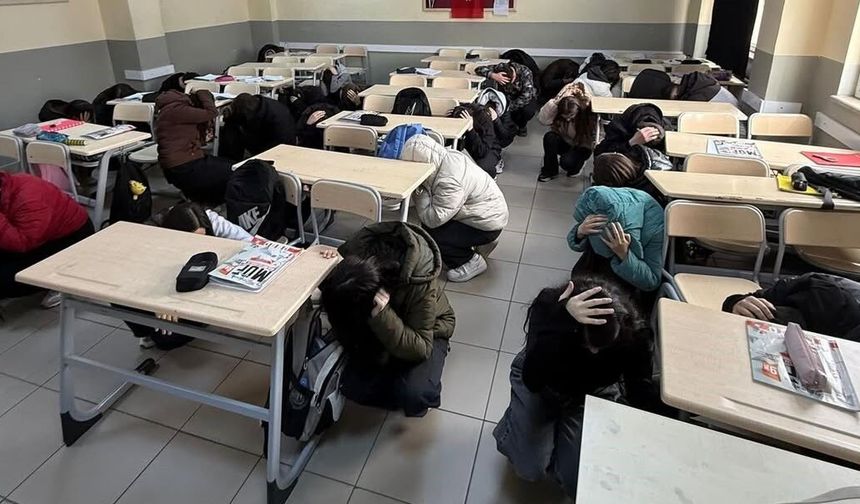 Deprem Tatbikatıyla Bilinçlendiler