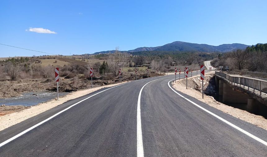 Ayağı Yıkılan Çomu Köprüsü’ne Alternatif Servis Yolu Tamamlandı