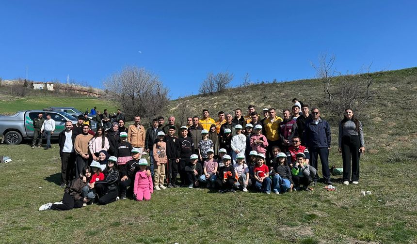 Bayat'ta 105 Fidan Toprakla Buluşturuldu