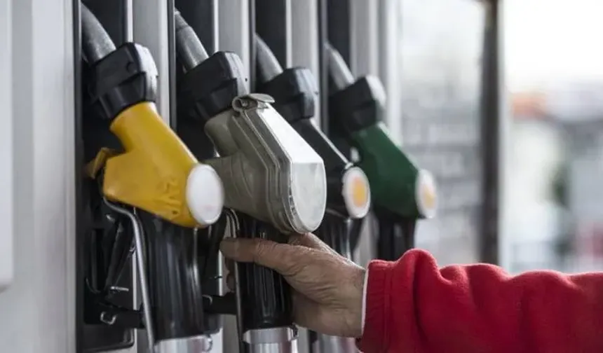 Savaş Fiyatları Ateşledi! Tarih Belli Oldu: Akaryakıta Zam Geliyor