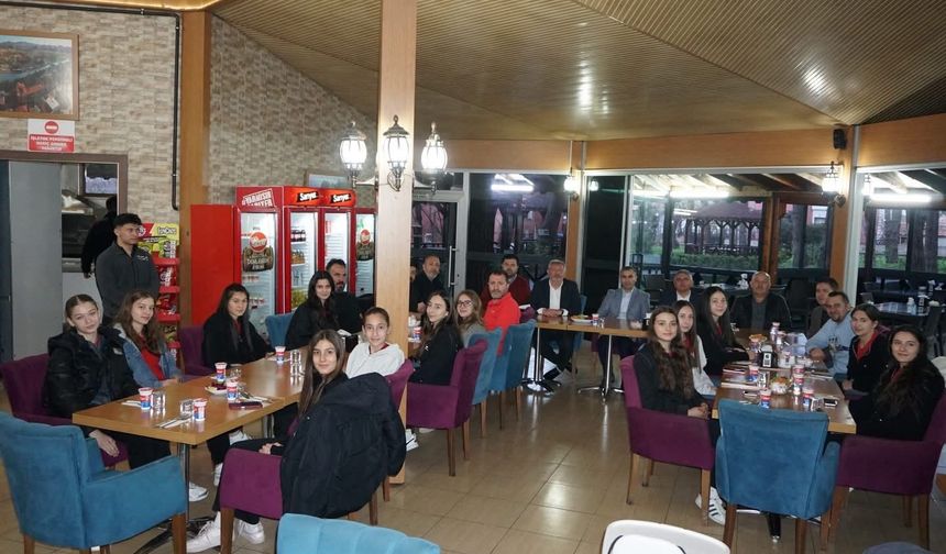 Osmancık Belediyespor’un Genç Sultanlarına Moral Yemeği