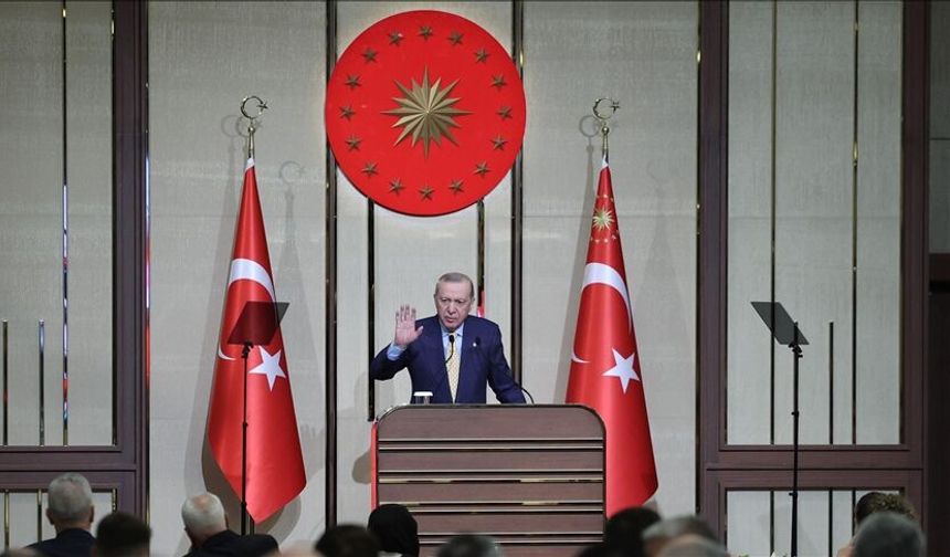 Esnafla Buluşan Cumhurbaşkanı Erdoğan, “Bölgesel Türbülanstan Çıkacağız”