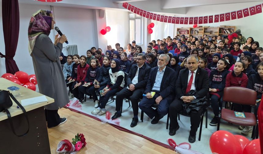 Yazar Yasemin Katı Öğrencilerle Buluştu