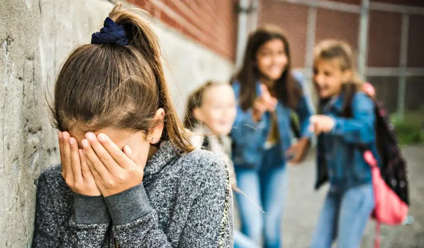 Akran Zorbalığında Emsal Karar! 15 Yaşındaki Çocuğa Hapis