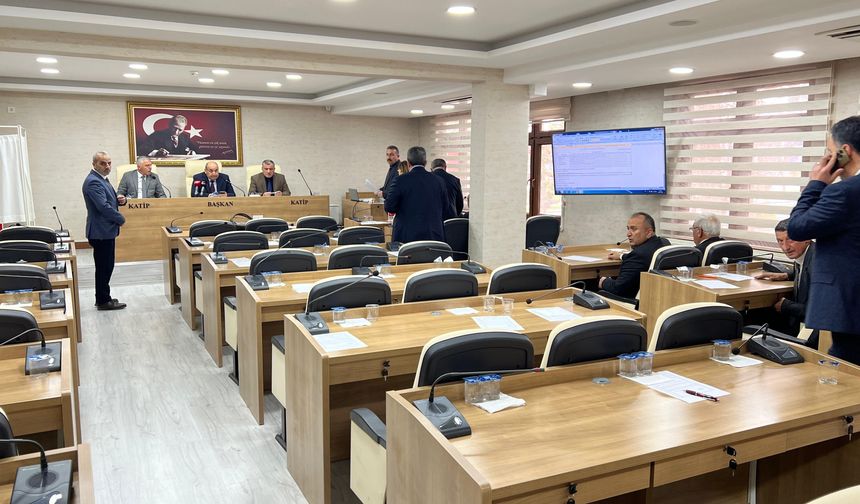 Mecliste Cumhur İttifakı CHP’ye Oy Verince Toplantıya Ara Verildi