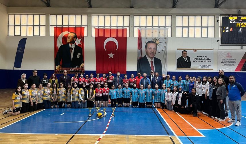 Osmancık’ta Voleybol Turnuvası Muhteşem Atmosferle Tamamlandı