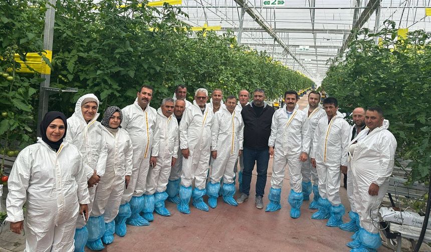 Çiftçiler Modern Serayı Yerinde Gördü