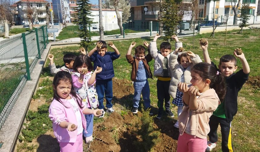 Minik Yüreklerden Doğaya Anlamlı Dokunuş