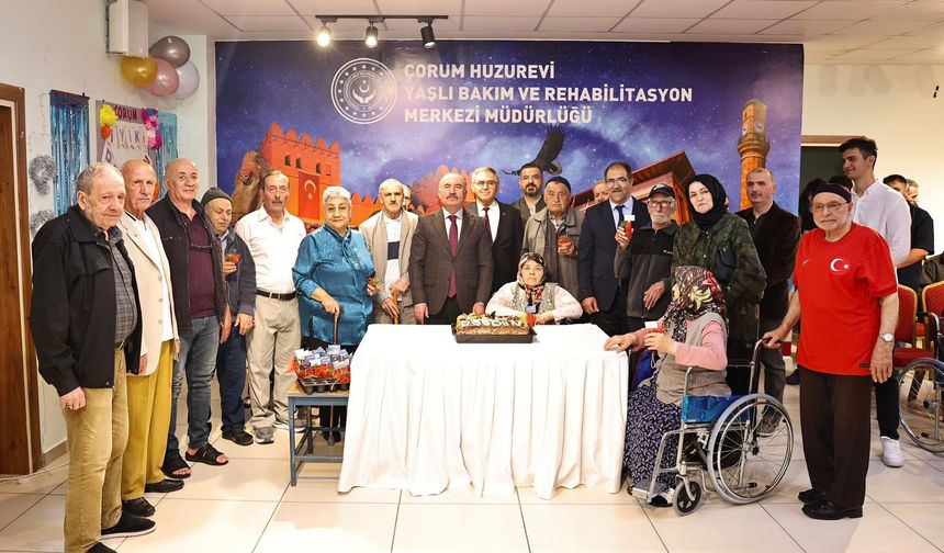 Huzurevinde Duygu Dolu Doğum Günü Etkinliği