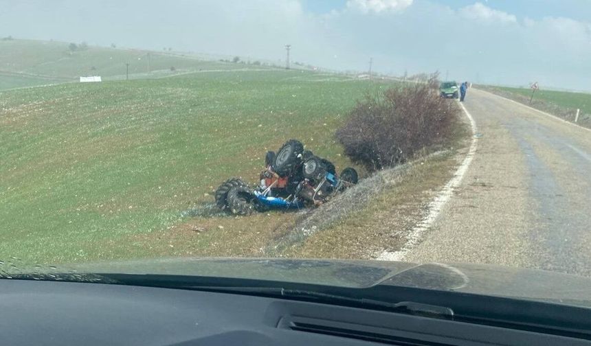 Devrilen Traktörün Sürücüsü Ölümden Döndü