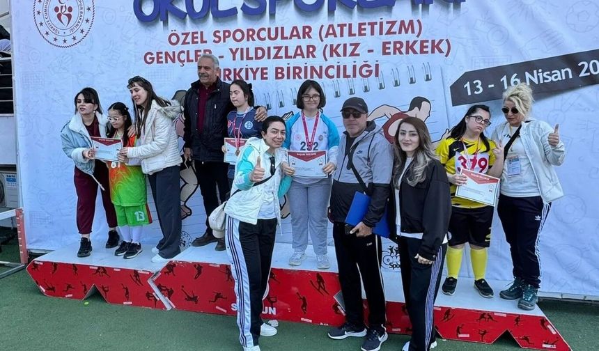 Azmiyle Zirveye Koştu, Türkiye Üçüncüsü Oldu