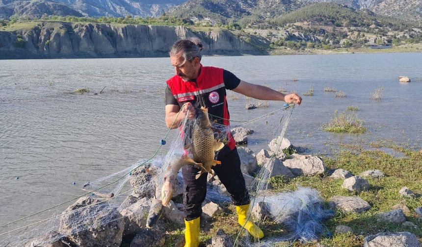 Kaçak Avcılığa Darbe: 500 Metrelik Ağ Ele Geçirildi, 80 Balık Kurtarıldı