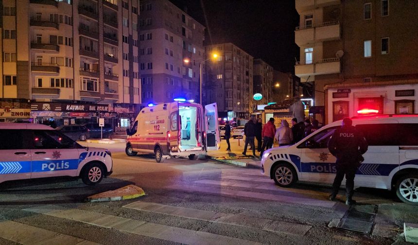 Gençlerin Kavgası Kanlı Bitti: 2 Yaralı