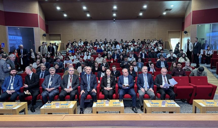 Çorum'da "3. Uluslararası Türkistan'dan Anadolu'ya İrfan Geleneği: Hüseyin Gazi Sempozyumu" Başladı