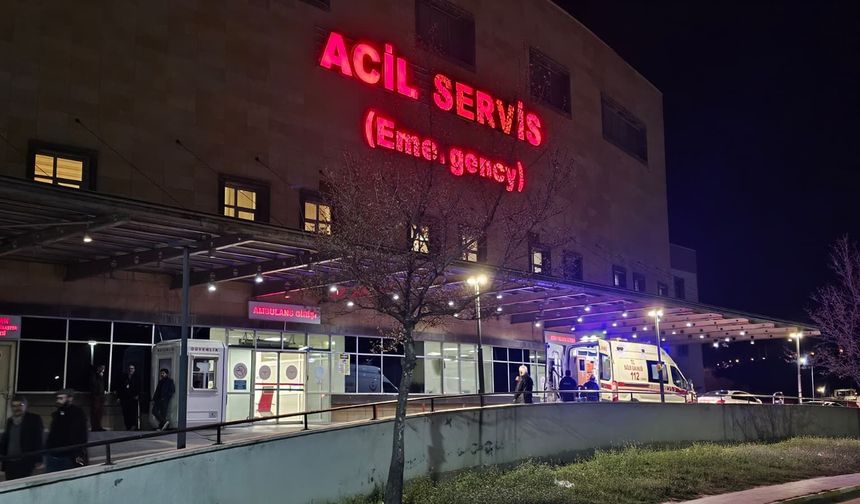 Sokak Ortasında Kan Aktı! Tartışma Bıçaklı Kavgaya Döndü