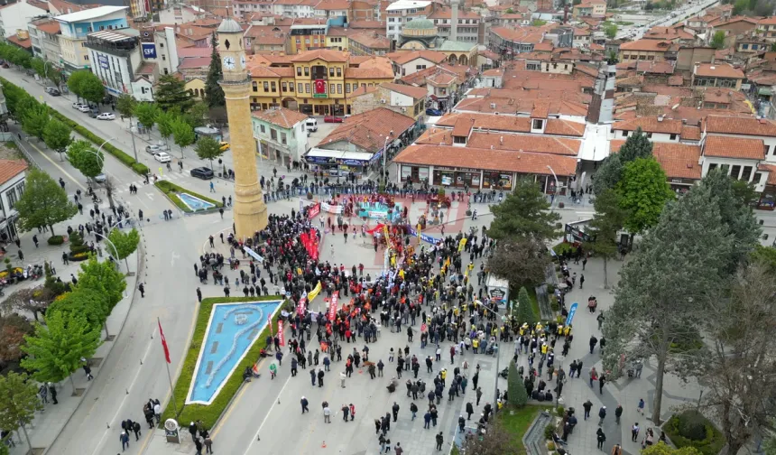 1 Mayıs Hazırlıkları Başladı! Meydanda Kutlanacak