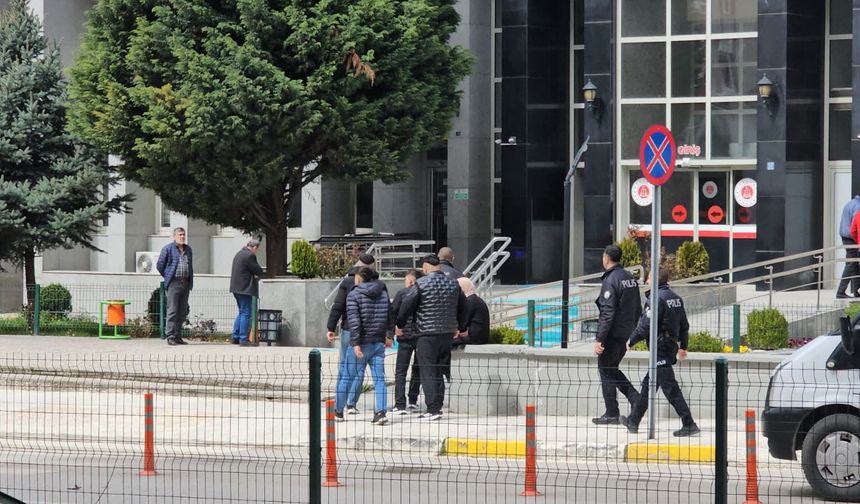 Sokak Ortasında Dehşeti Yaşattılar! 3 Tutuklama