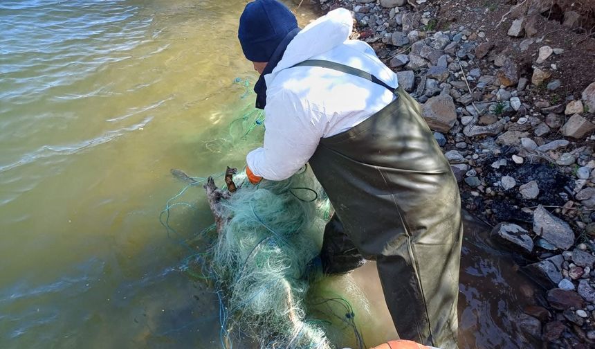Obruk Barajı’nda Kaçak Avcılığa Darbe! Metrelerce Ağ Yakalandı