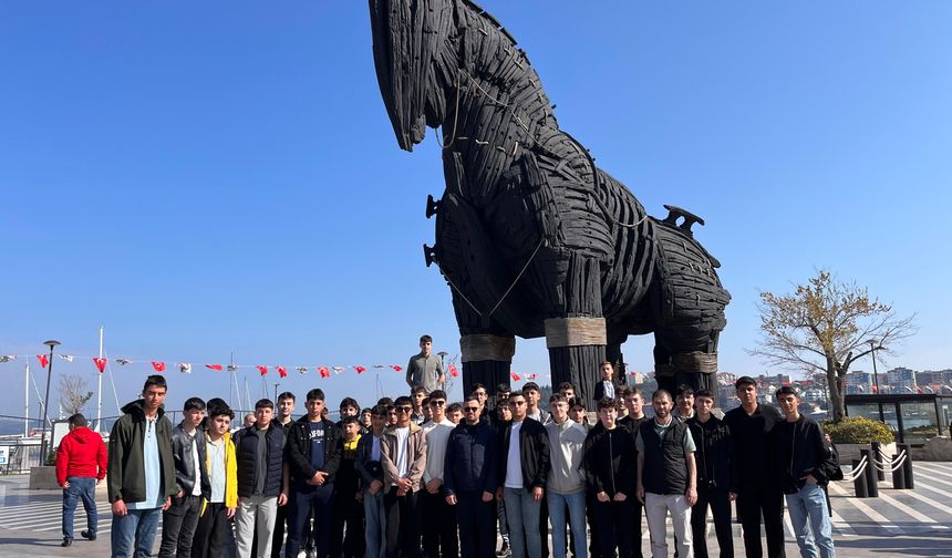 Alaca’dan Çanakkale’ye Anlamlı Yolculuk: Gençler Tarihle Buluştu
