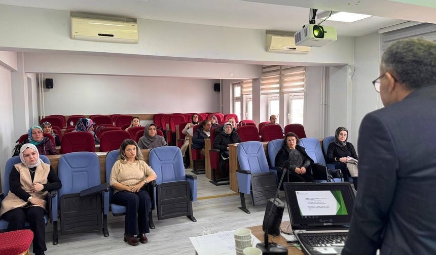 Koruyucu Ailelere Bilinçli Medya Kullanımı Eğitimi
