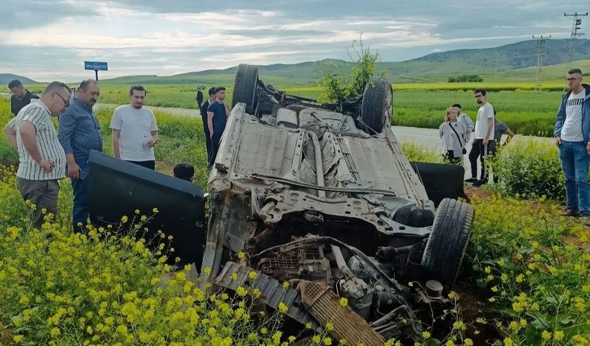 Otomobil Refüje Devrildi, Sürücü Yaralandı