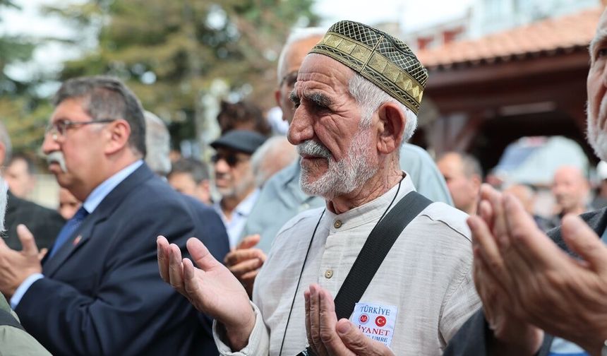 Hacı Adayları Dualarla Kutsal Topraklara Uğurlandı