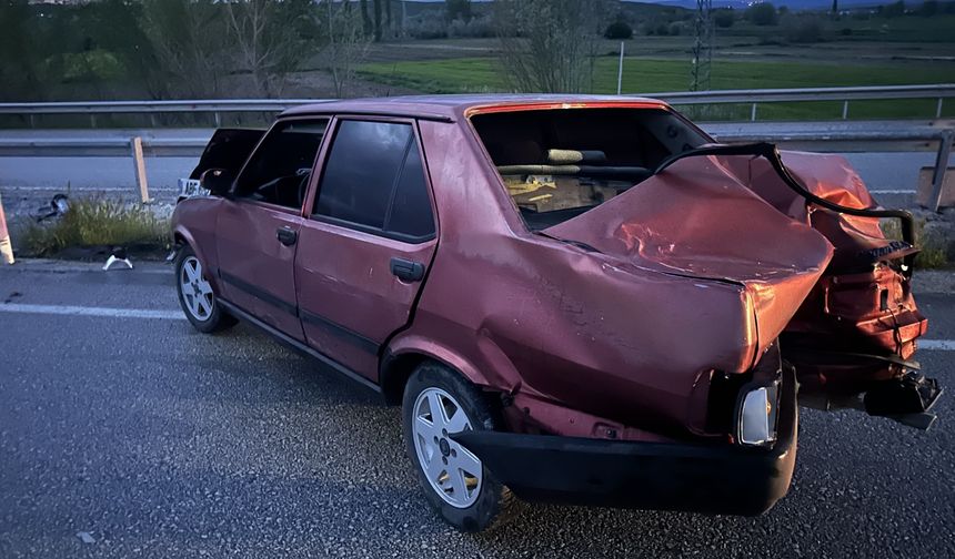 Direksiyon Hakimiyetini Kaybetti, Bariyerlere Çarptı
