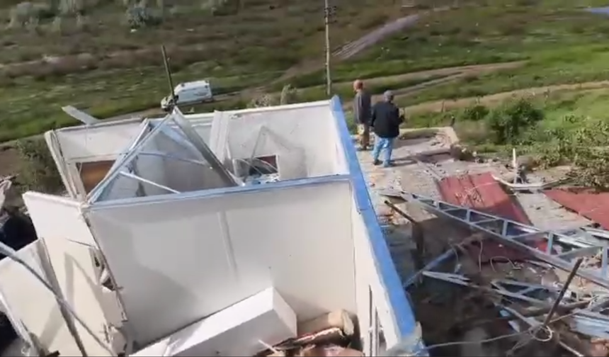 Hortum Köyleri Vurdu! Çatılar Uçtu, Yaralılar Var