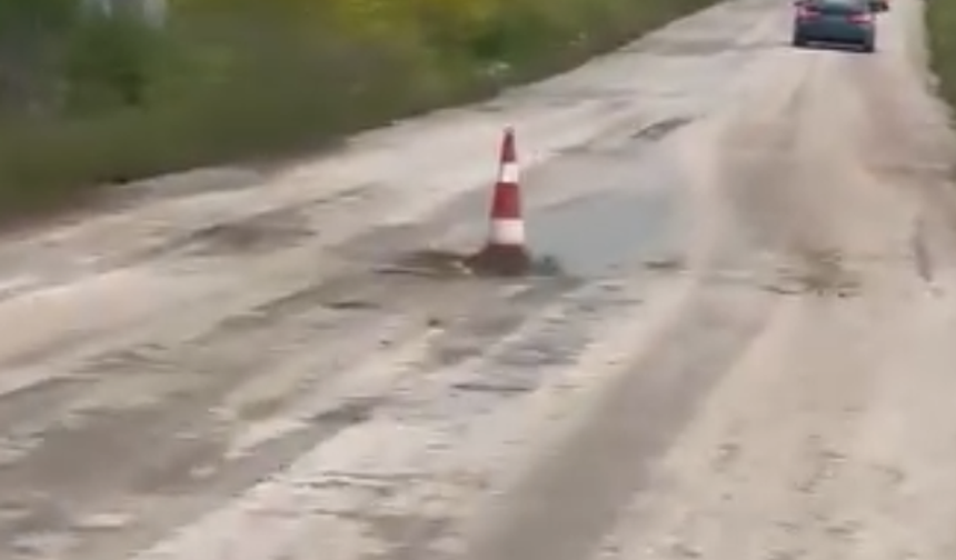 Ortada Duba Var Yandan Geç! Hizmetler Sadece Toplantı Salonunda Mı Kalıyor?