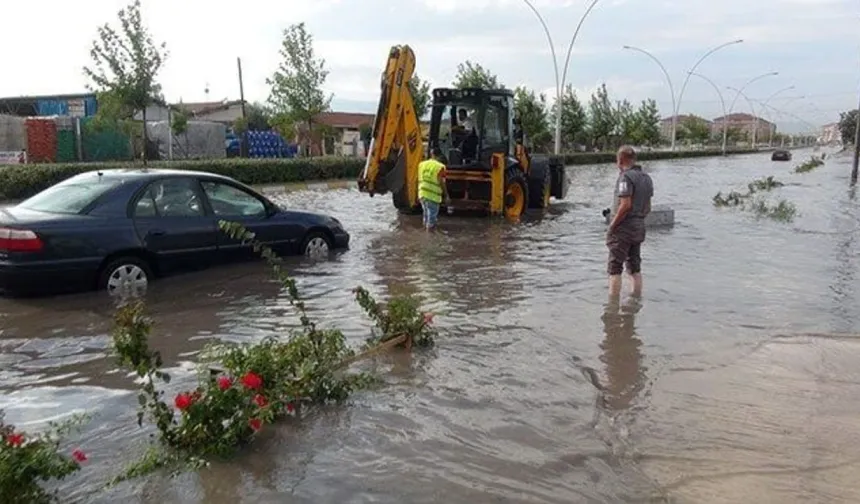 Çorum’a Yeni Uyarı! Kritik 12 Saat: Sel, Dolu ve Yıldırım Riski