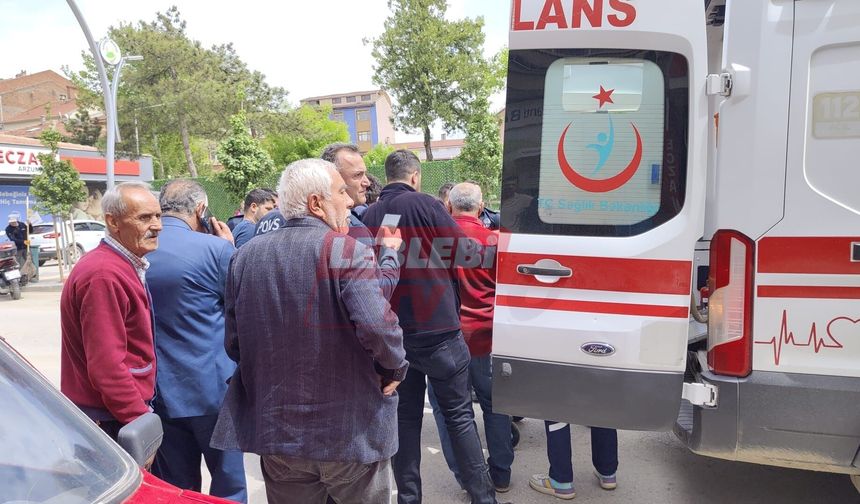 Husumet Kanlı Bitti! Cadde Ortasında Bıçakladı