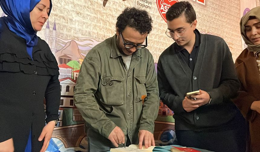 Oytun Erbaş Çorum’da İnsan Aklını Anlattı