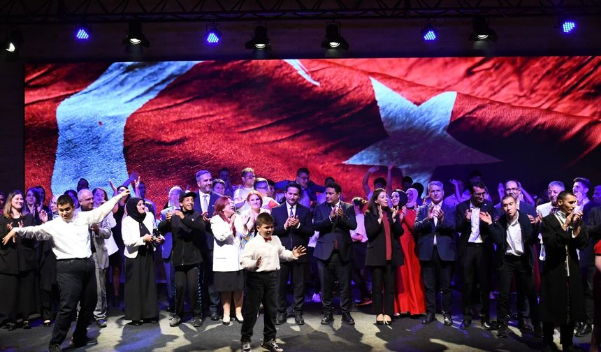 Yüreklerin Sesi Sahnede Yükseldi: Farklılıklarla Aynı Sahnede, Aynı Alkışta Buluştu