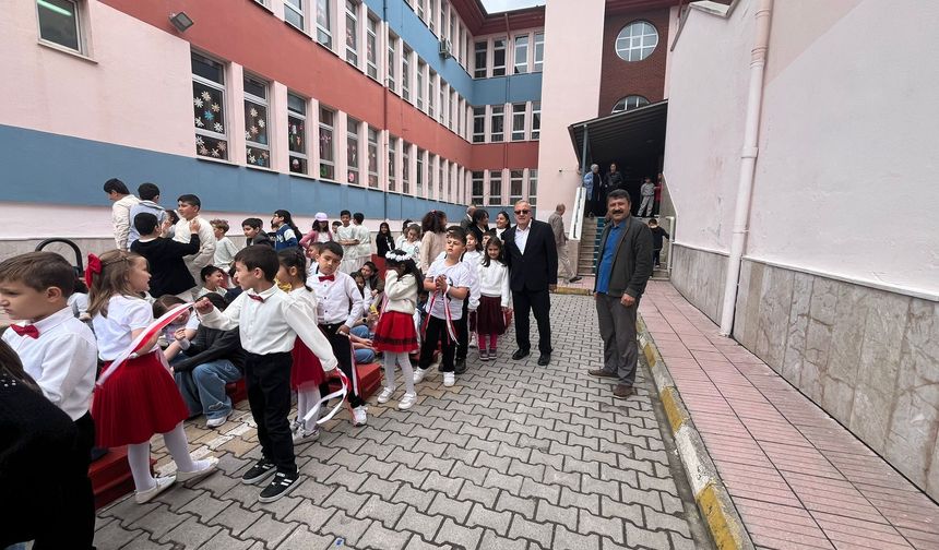 Hürriyet İlkokulu’nda 19 Mayıs Coşkusu: Minikler Büyüledi