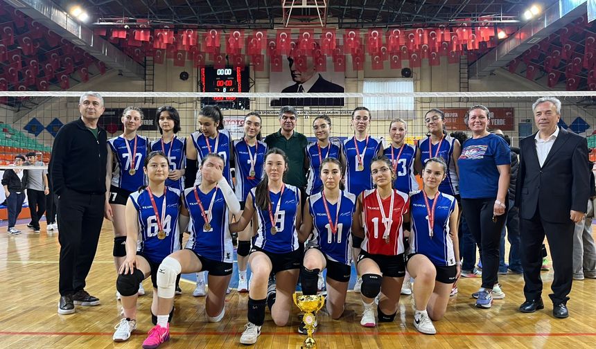 Kupa İçin Müthiş Mücadele: Kazanan Fen Lisesi