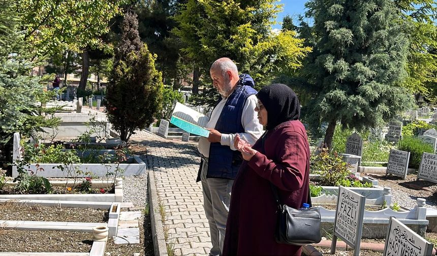 Vatandaşlar Bayram Arifesinde Mezarlıklara Akın Etti