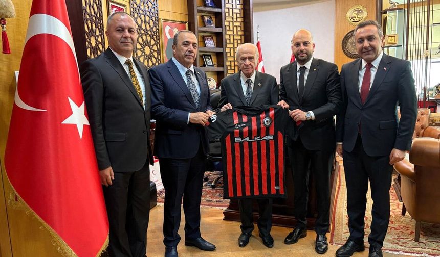 Süper Lig Coşkusu Ankara’ya Taşındı: Bahçeli’ye Çorum FK Forması
