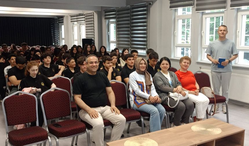 İletişimin Temeli Dinlemek: Öğrencilere Farkındalık Söyleşisi
