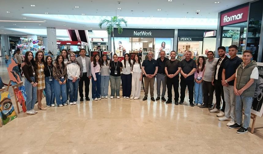 Tuvalden Gönüllere Uzanan Renk Mirası