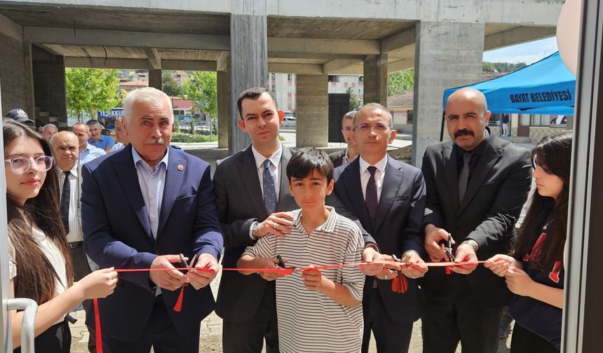 Bayat Halk Eğitimi Merkezi Yıl Sonu Sergisi Açıldı