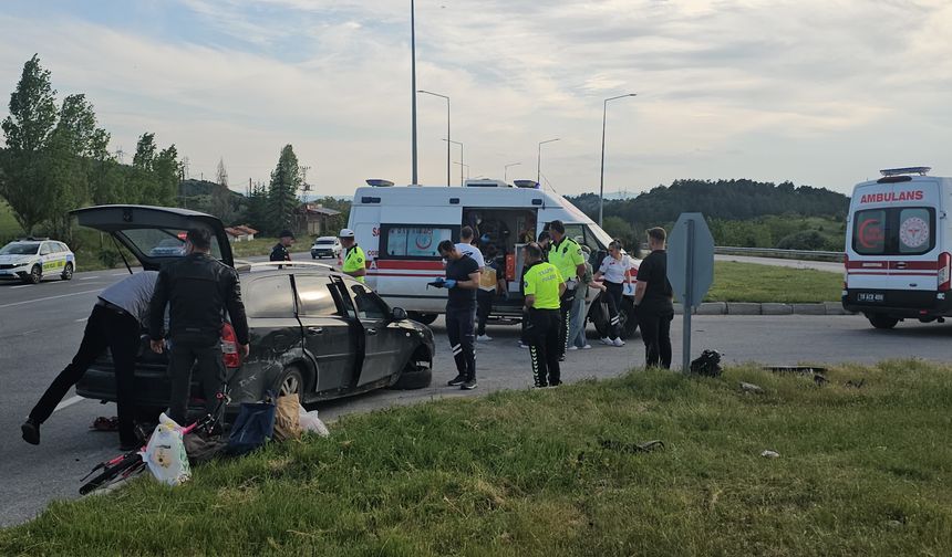 Asfalt Yüklü Tankerle Otomobil Çarpıştı: 4 Yaralı