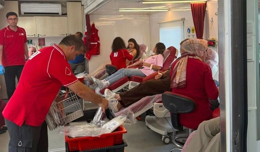 Öğrenciler Ailelerini Seferber Etti, Kızılay’a 66 Ünite Kan Bağışı