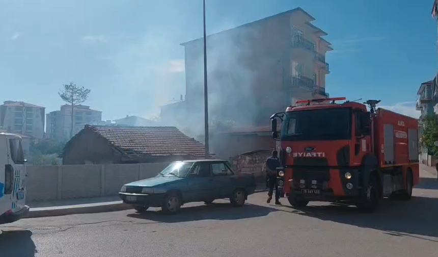 Metruk Ev Alevlere Teslim Oldu