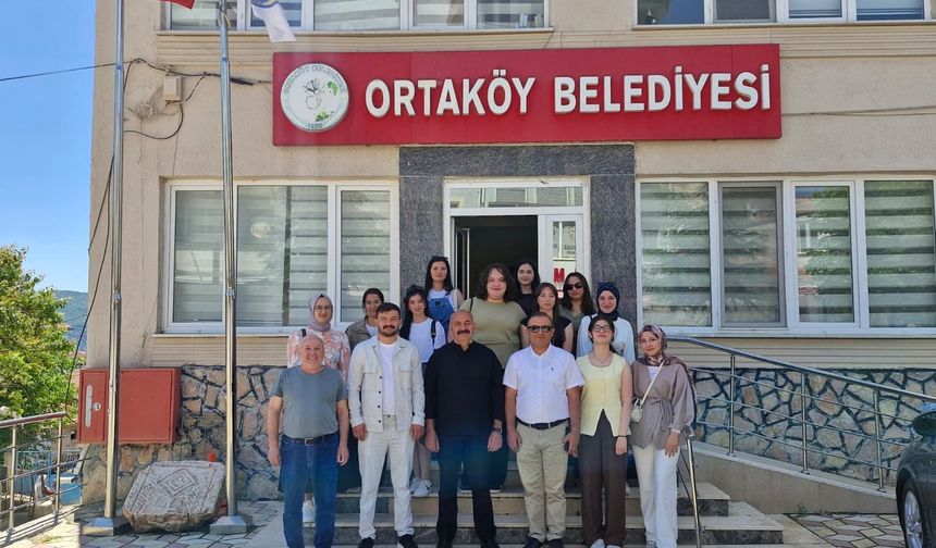 Üniversiteli Gençler Ortaköy'ün Tarihini Keşfetti