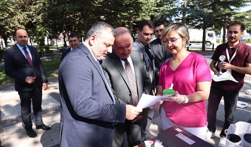 Vali Çalgan'dan "Hareket Yaşını Öğren" Standına Ziyaret